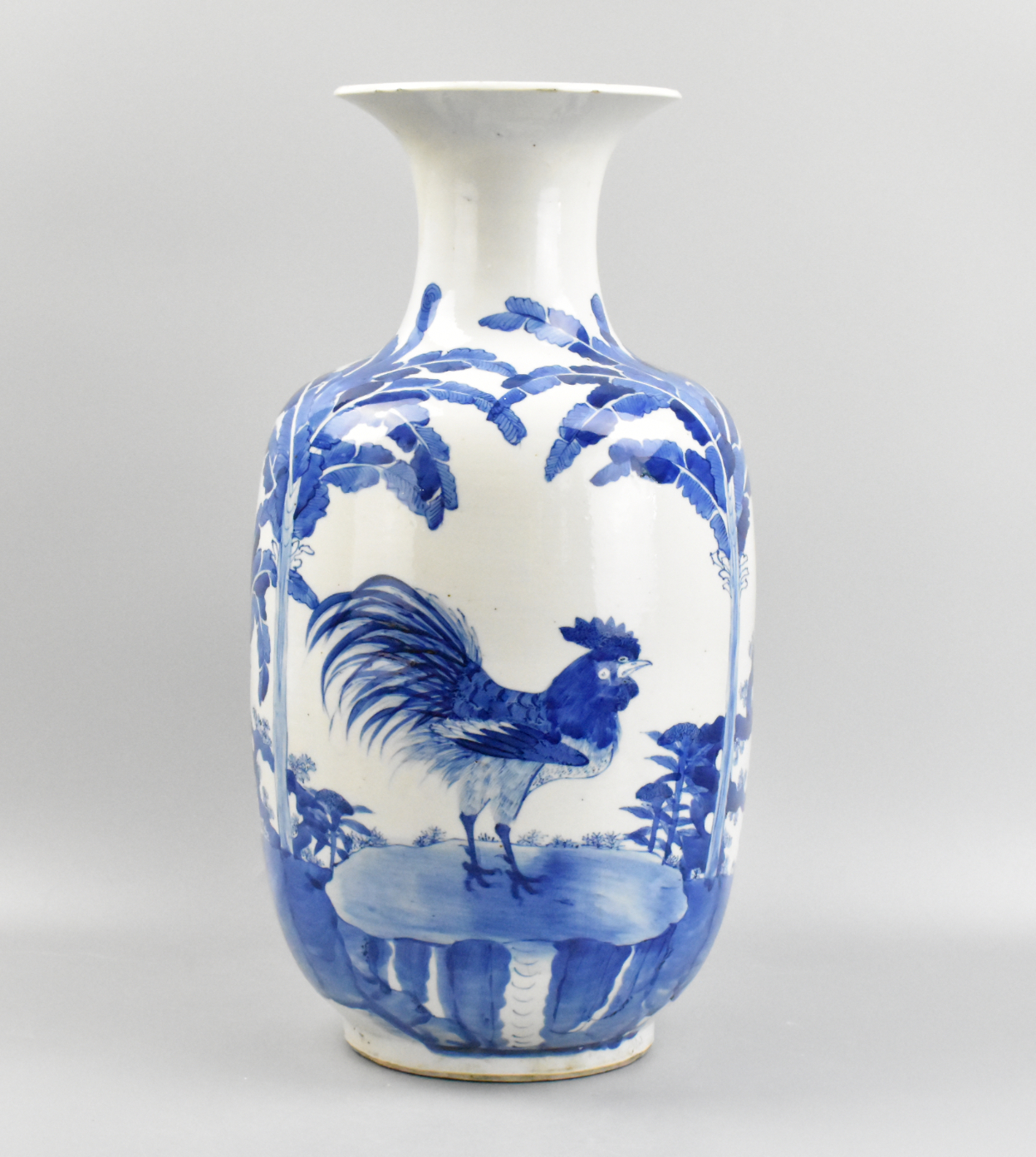 Appraisal: A large Chinese blue white rooster vase dating from the