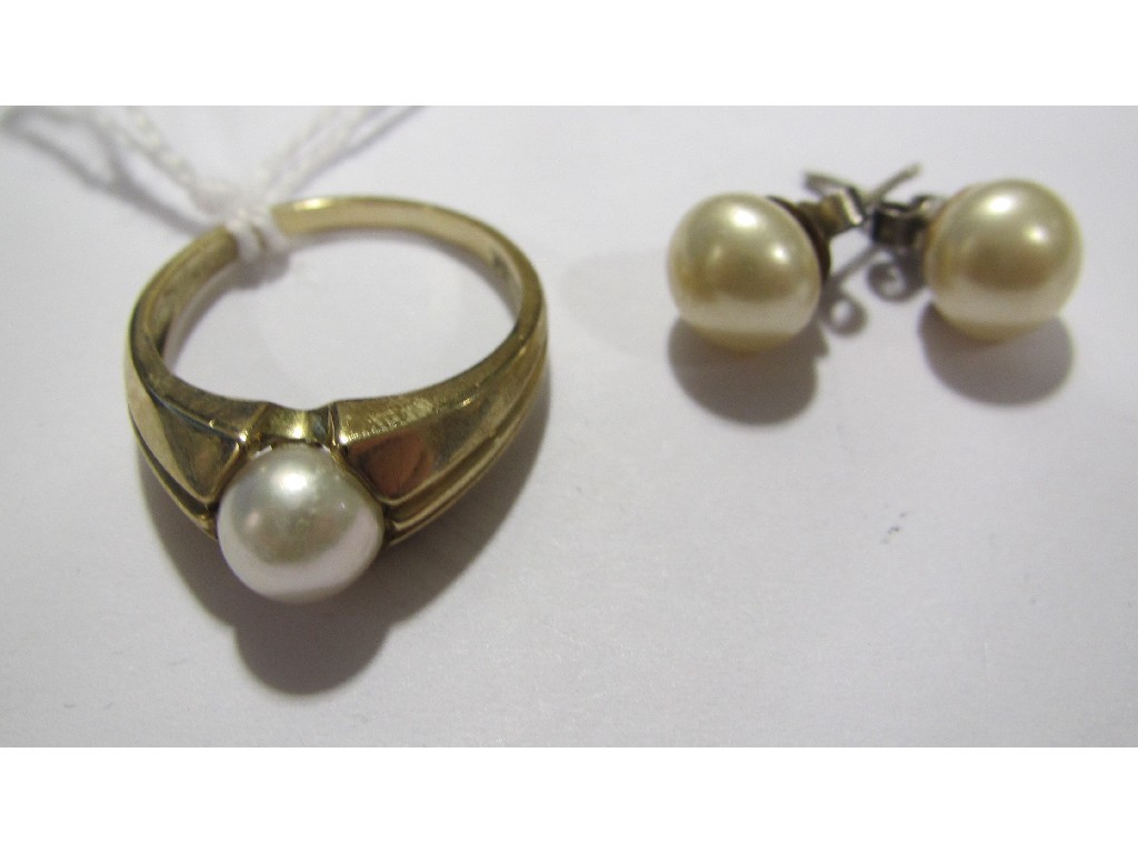 Appraisal: Lot comprising a ct gold single stone pearl ring and