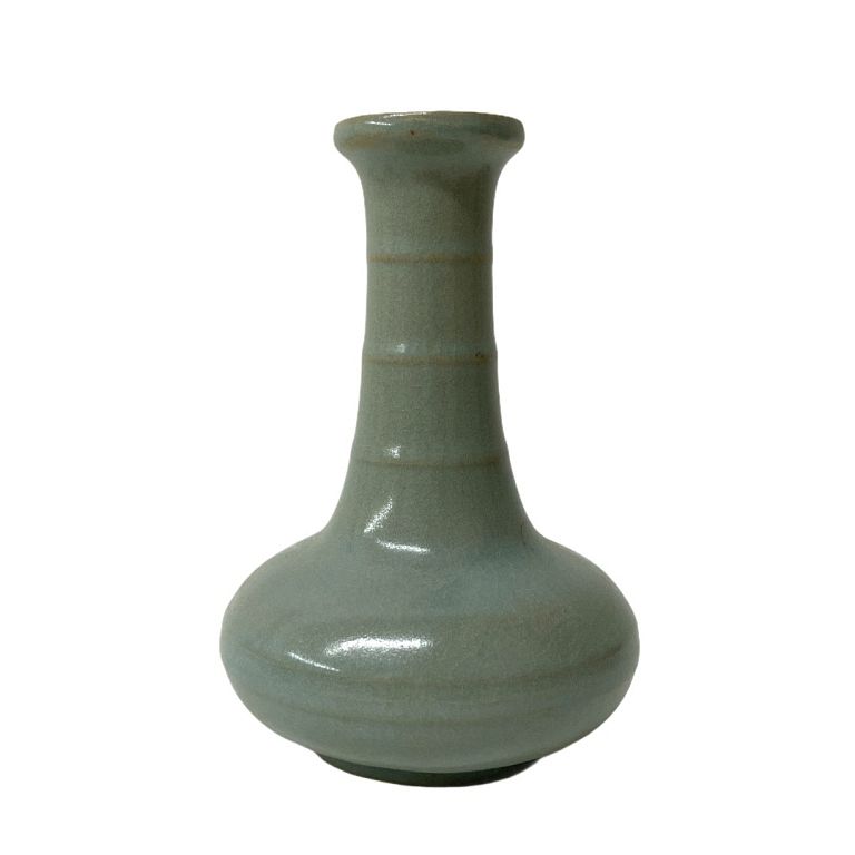 Appraisal: Song Dynasty Style Antique Vase Song Dynasty style small celadon