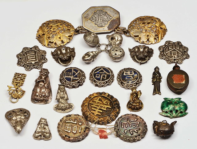 Appraisal: A SMALL COLLECTION OF MISCELLANEOUS CHINESE AND OTHER WHITE METAL