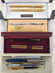 Appraisal: A Parker pen a D'zario pen and pencil set in