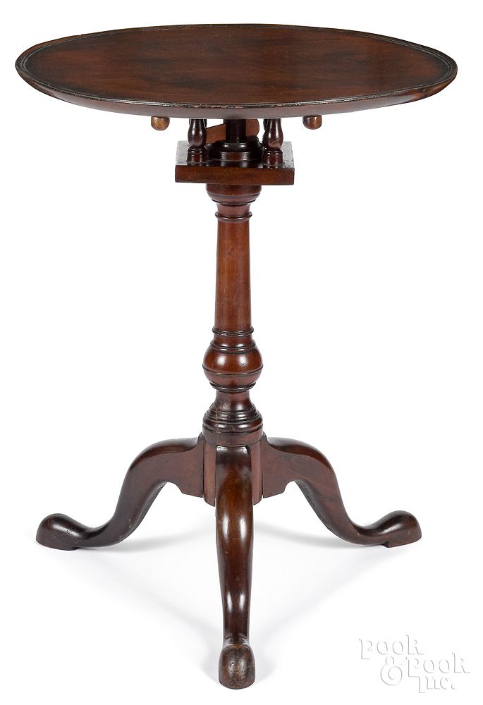 Appraisal: Pennsylvania Queen Anne mahogany candlestand Pennsylvania Queen Anne mahogany candlestand