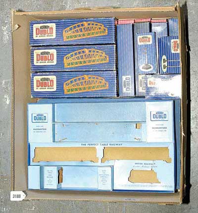 Appraisal: Hornby Dublo a group of empty boxes comprising x EDP