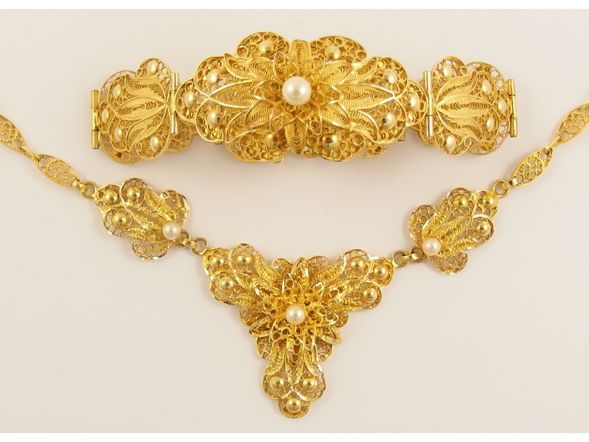 Appraisal: A suite of ct Turkish filigree jewellery comprising of a