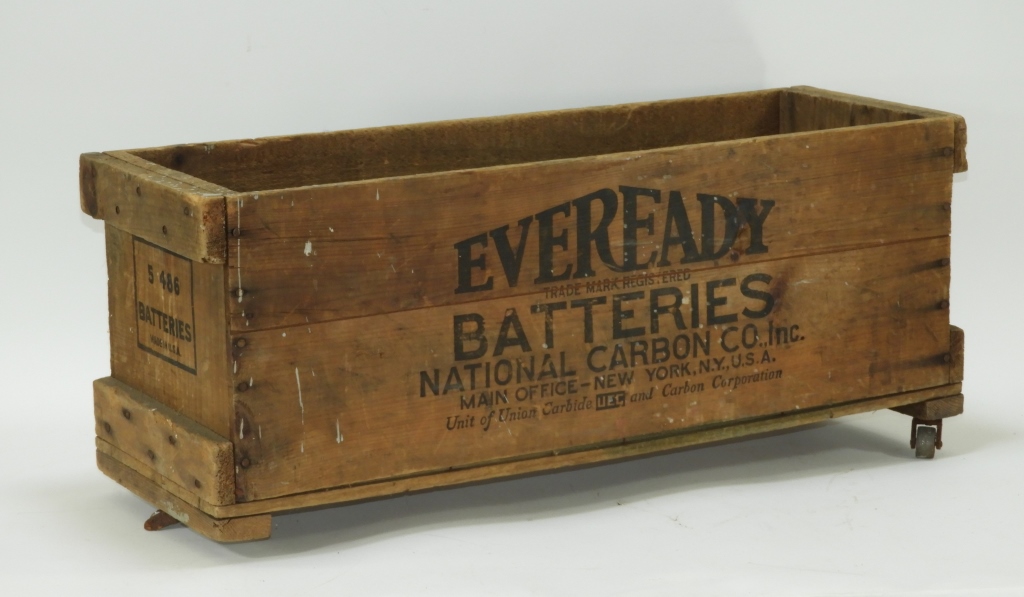 Appraisal: EVEREADY BATTERIES ADVERTISEMENT AUTO DISPLAY BOX United States National Carbon