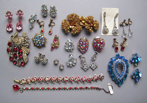 Appraisal: Colored rhinestone pieces to include a blue pin and erring