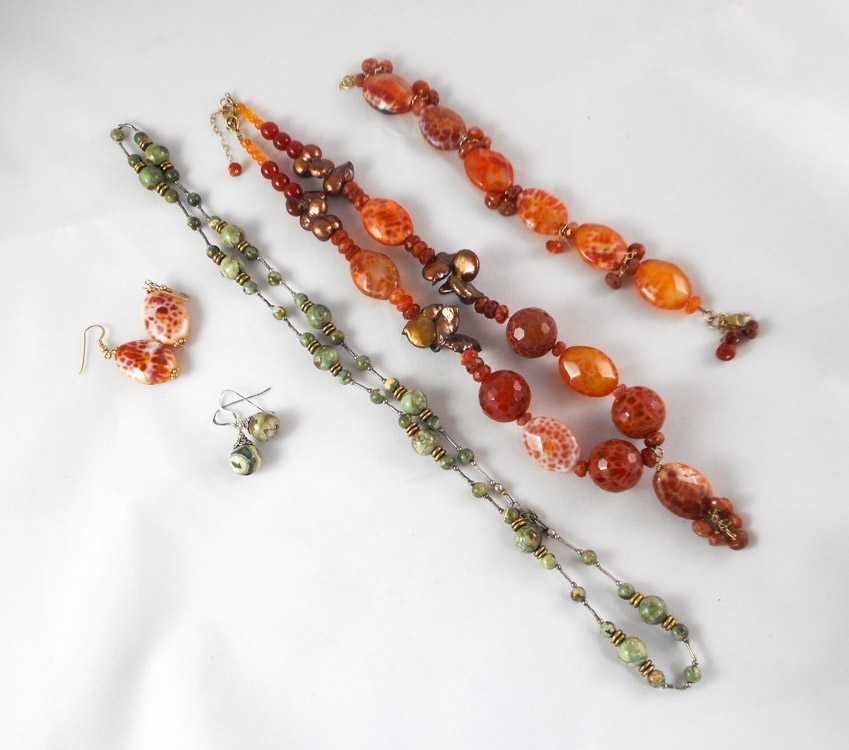 Appraisal: SEVEN ARTICLES OF DRAGON'S VEIN AGATE AND OCEAN JASPER JEWELRY