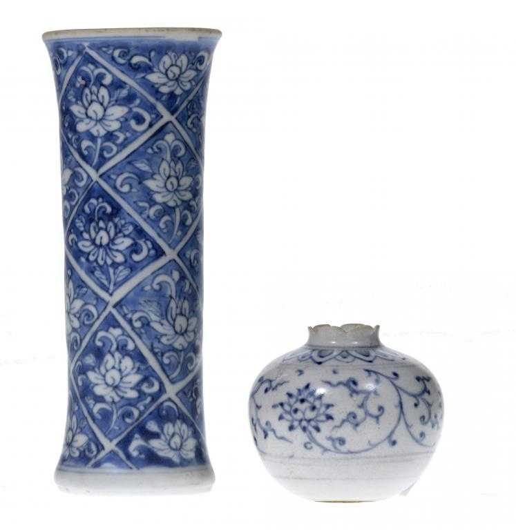 Appraisal: CARGO CERAMICS A CHINESE PORCELAIN BEAKER VASE FROM THE VUNG