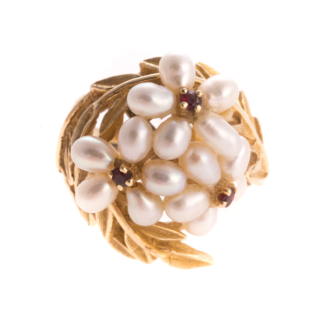 Appraisal: A Lady's K Freshwater Pearl Flower Ring K yellow gold