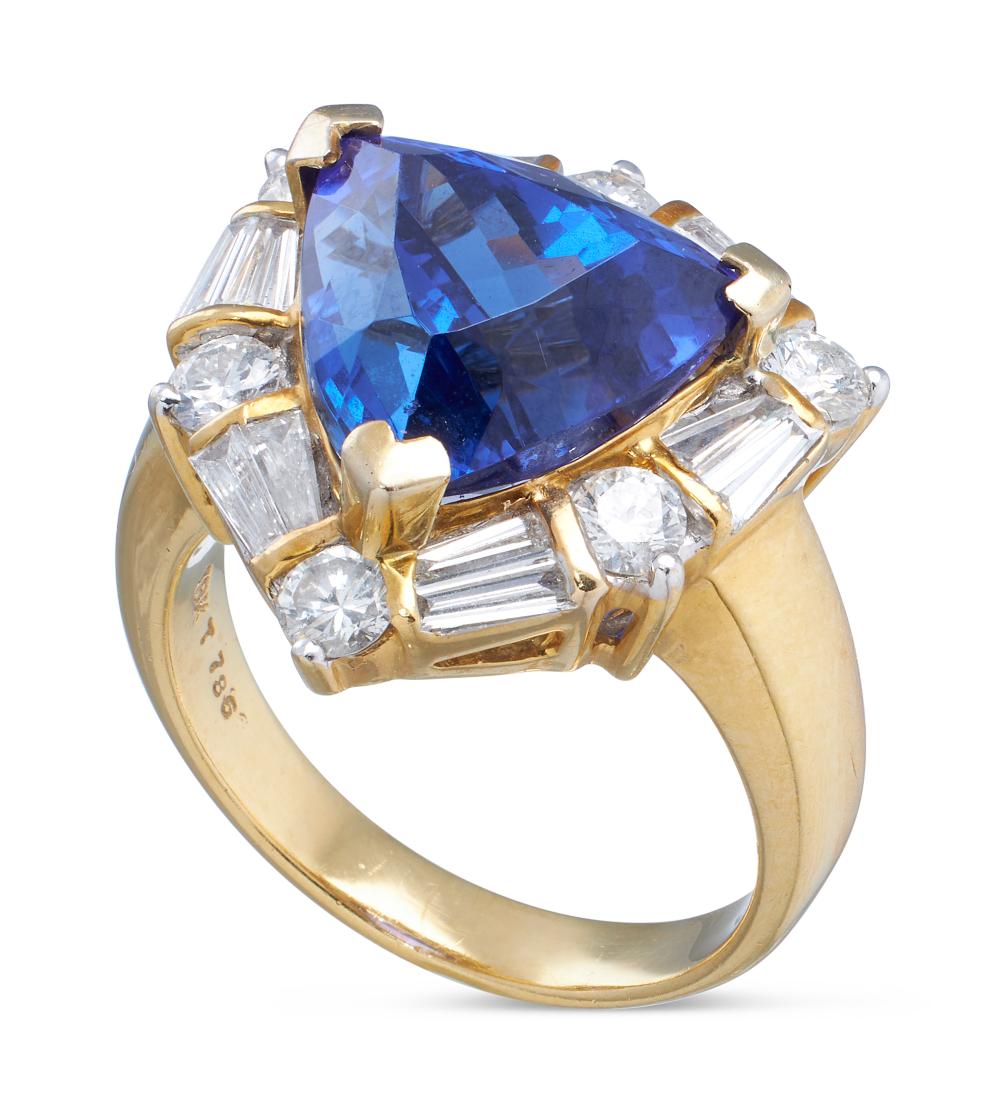 Appraisal: ZOISITE TANZANITE DIAMOND AND KT YELLOW GOLD RING APPROX DWT