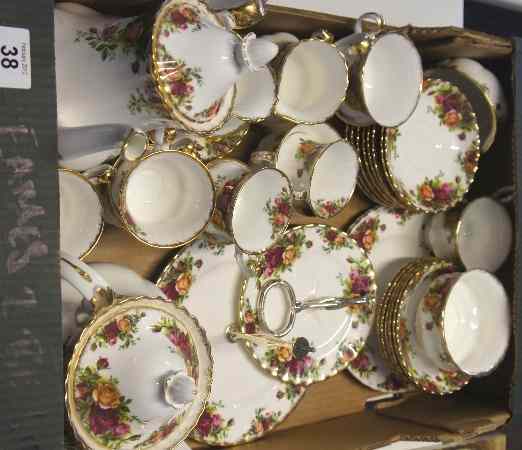 Appraisal: Large Tray of Royal Albert Old Country Roses including Cups