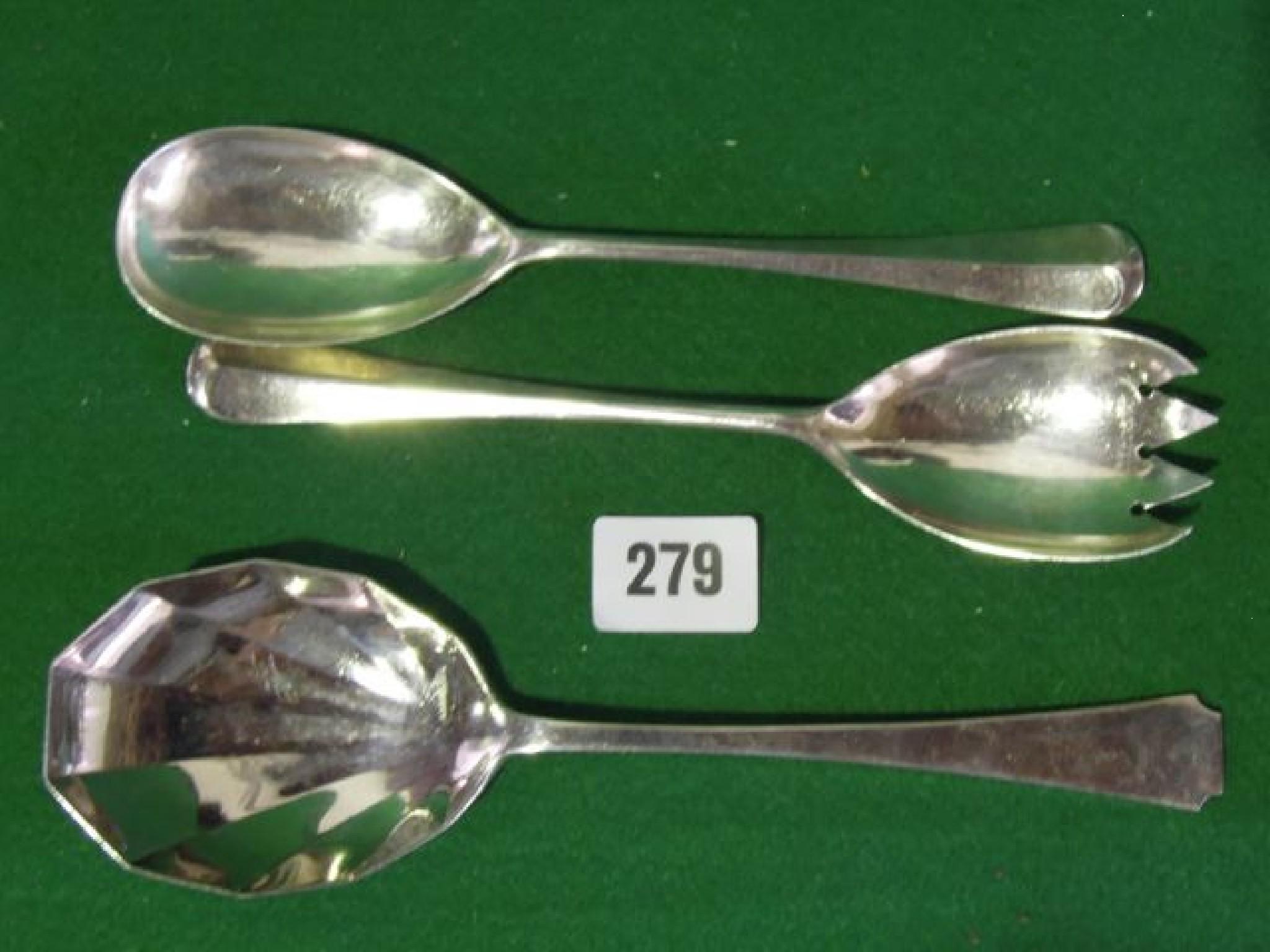 Appraisal: A pair of salad servers hallmarked Henry Atkins Sheffield together