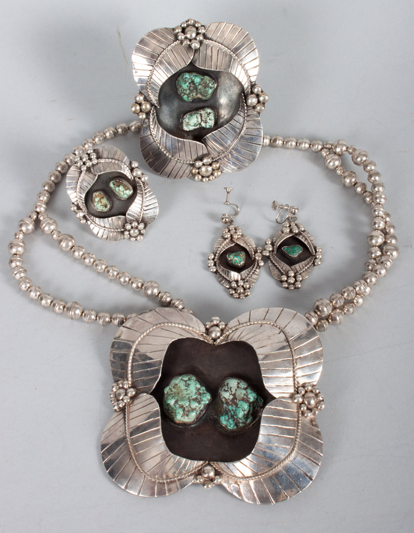 Appraisal: American Indian silver turquoise jewelry set circa 's including necklace