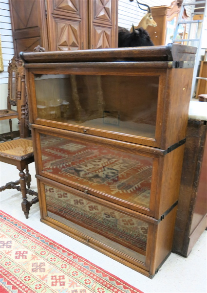 Appraisal: THREE-SECTION STACKING OAK BOOKCASE The Globe-Wernicke Co Ohio c each