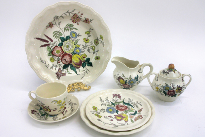 Appraisal: ENGLISH SPODE FINE CHINA SET pieces in the Gainsborough pattern