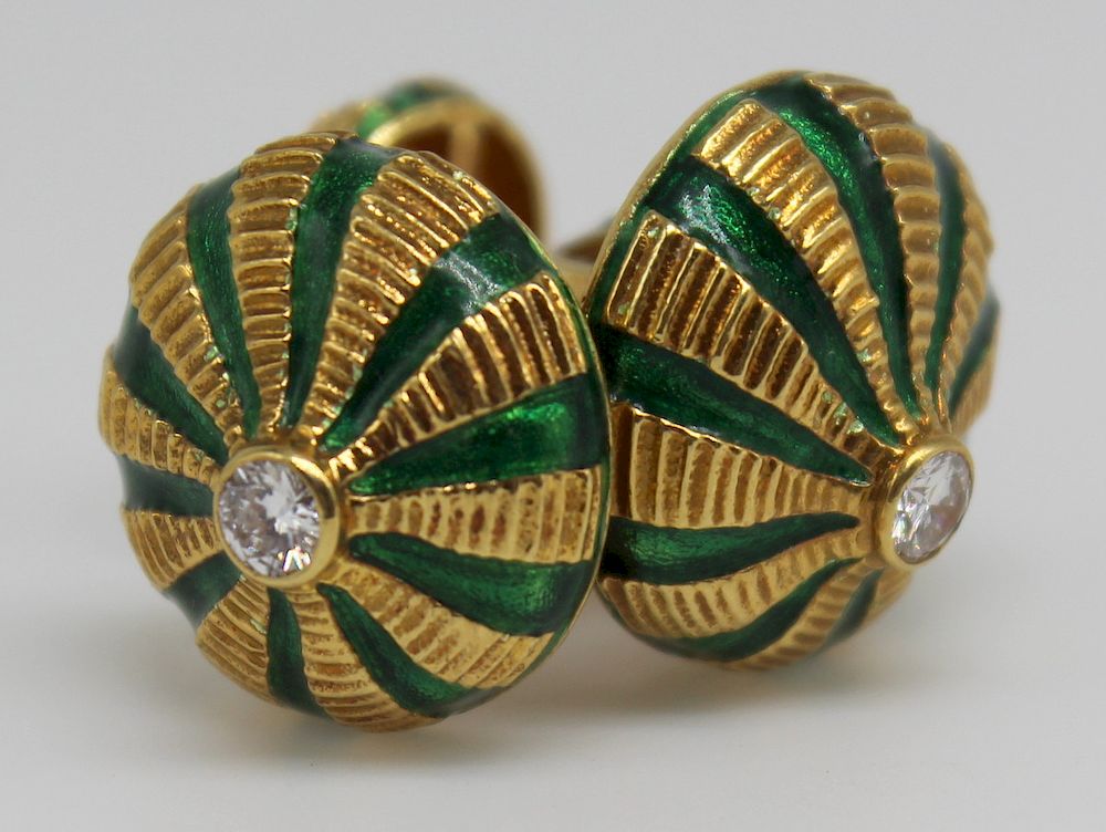 Appraisal: JEWELRY Schlumerger for Tiffany Taj Mahal kt Gold Cufflinks Schlumberger