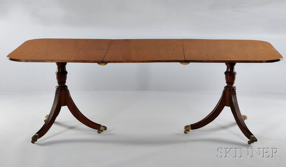 Appraisal: Georgian-style Mahogany Dining Table late th century with one leaf