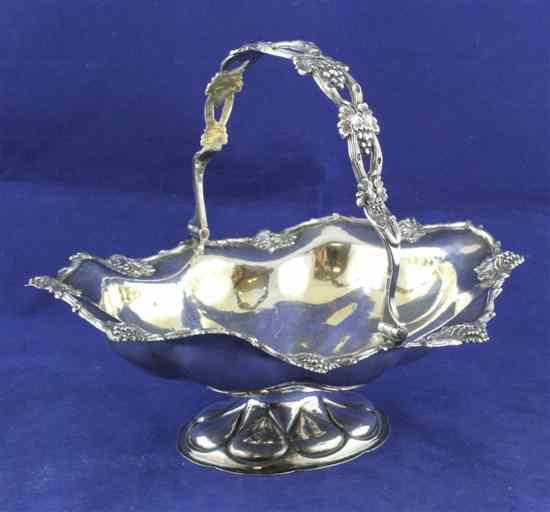 Appraisal: A th century Russian zolotnik silver sweetmeat basket with fruiting