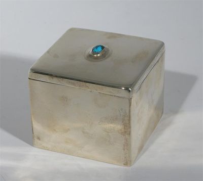 Appraisal: A Liberty Co silver box and cover square section the