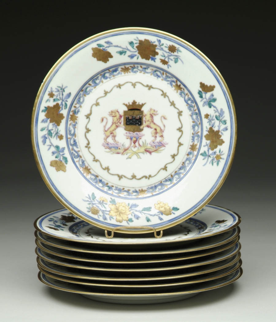 Appraisal: FINE SET OF EIGHT DECORATED SERVICE PLATES WITH FAMILY CREST