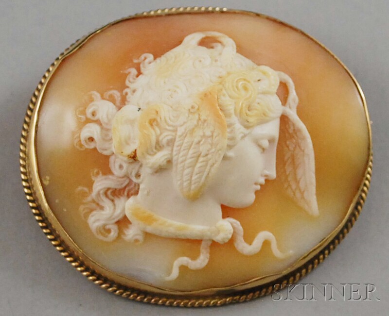 Appraisal: Victorian kt Gold-framed Shell-carved Cameo Brooch possibly depicting the head