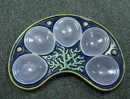 Appraisal: Additional LotA Majolica oyster dish of kidney shape