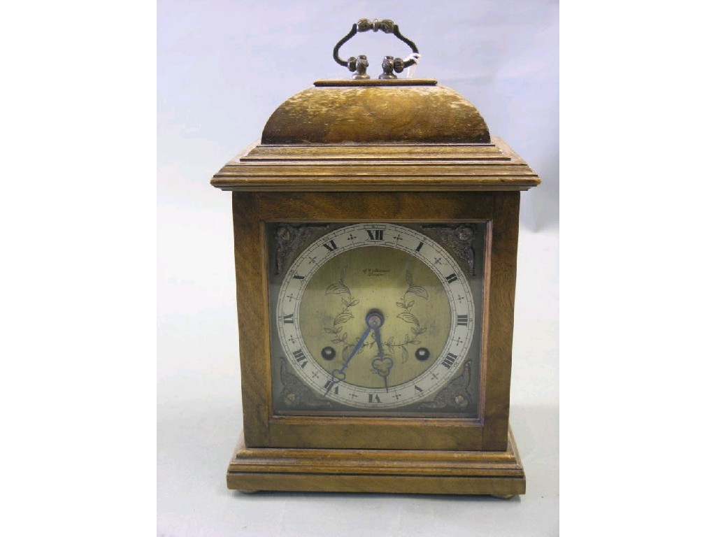 Appraisal: A th century-style walnut bracket clock traditional square brass dial