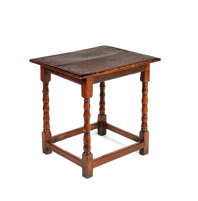 Appraisal: A TH CENTURY OAK CENTRE TABLE the planked top with