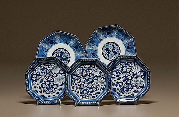 Appraisal: JAPANESE IMARI BLUE AND WHITE PORCELAIN five bowls late th