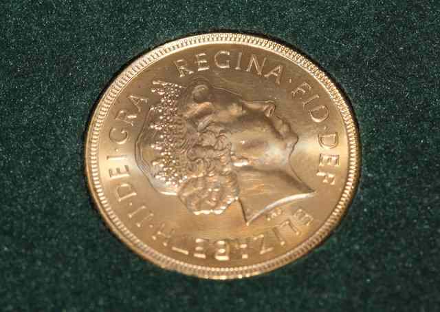 Appraisal: A GOLD SOVEREIGN with display box