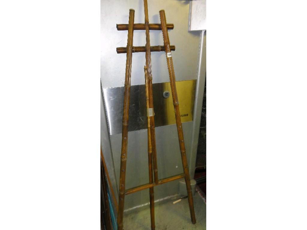 Appraisal: A bamboo freestanding artists easel