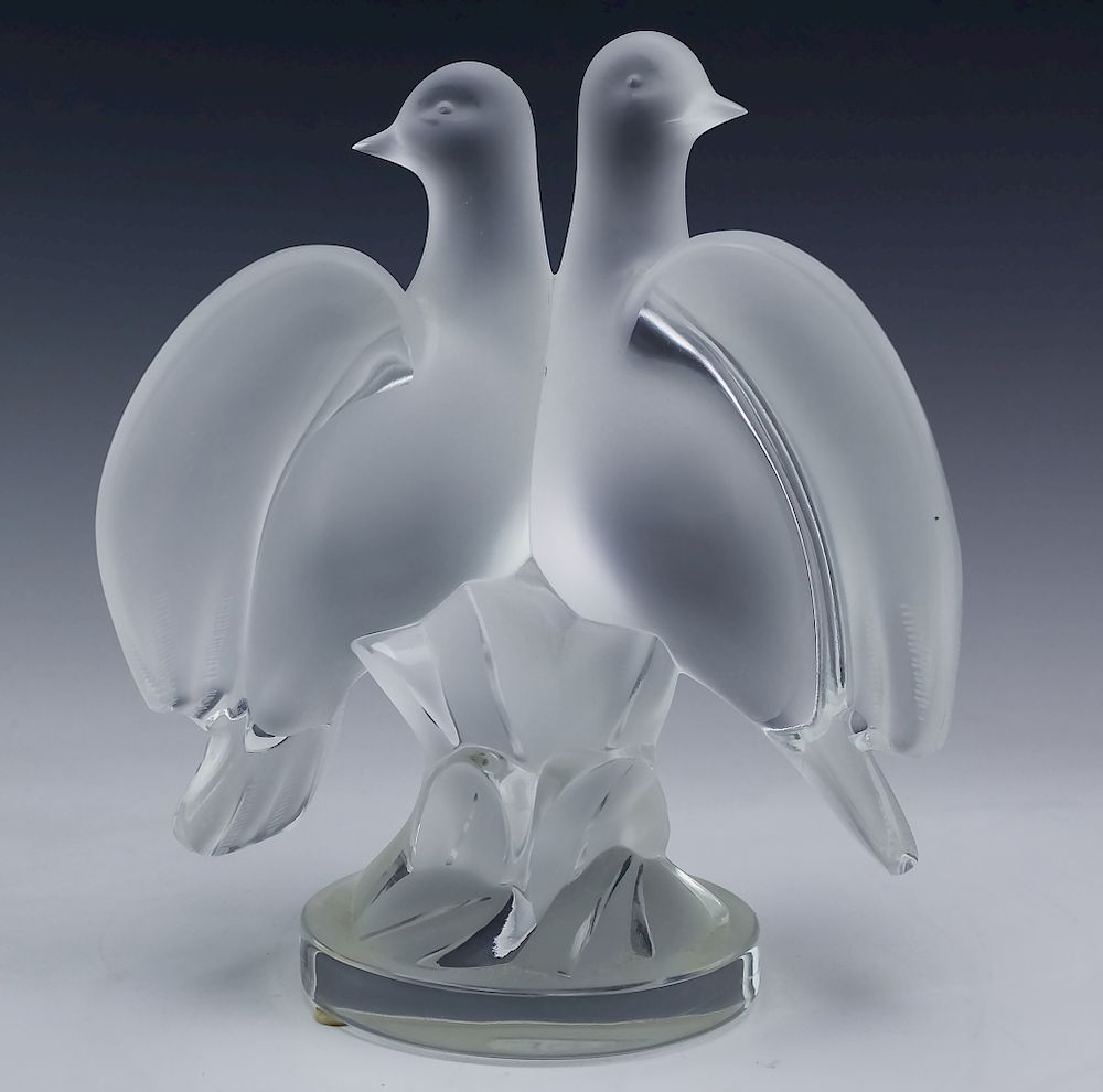 Appraisal: Lalique French Crystal Ariane Doves Bird Sculpture Lalique French crystal