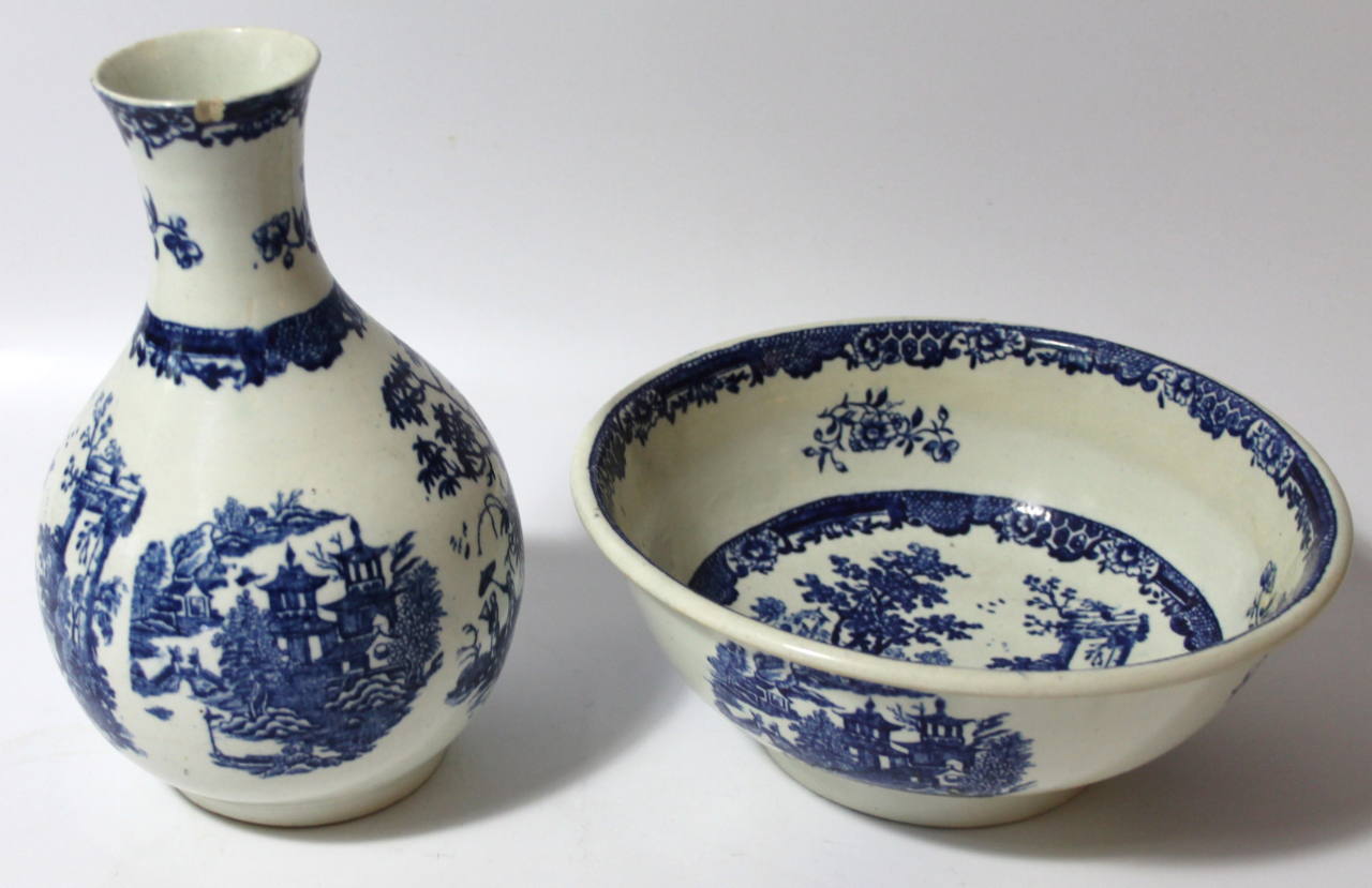 Appraisal: An thC blue and white Worcester porcelain bottle and bowl