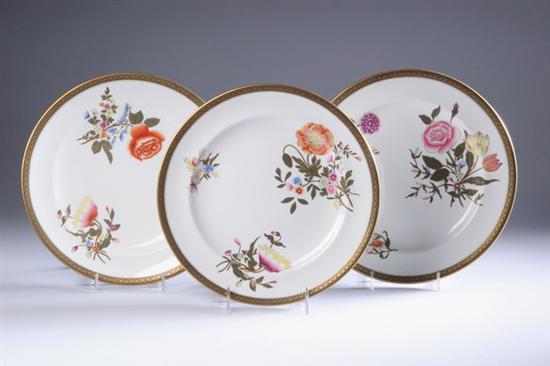 Appraisal: TWELVE ROYAL WORCESTER PORCELAIN DINNER PLATES W pattern retailed by