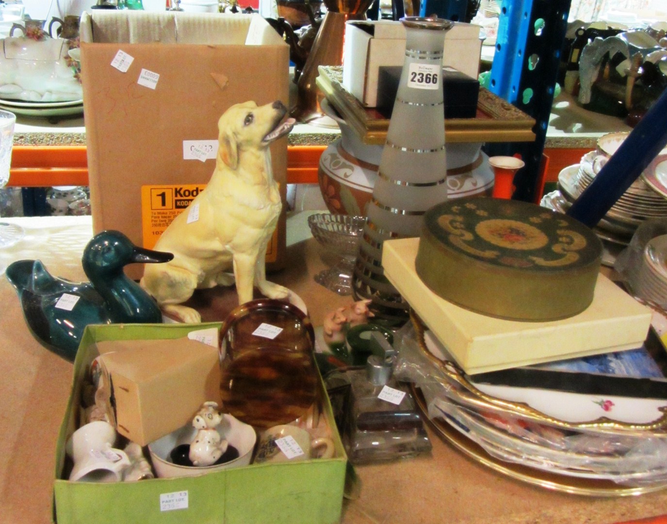 Appraisal: A quantity of ceramics and collectables including a Poole duck