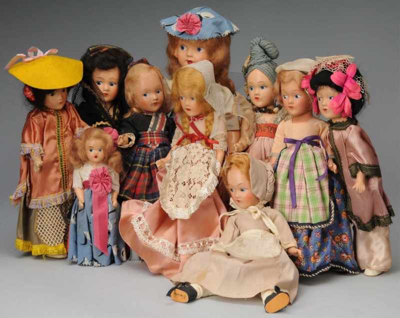 Appraisal: Lot of Dream World and Similar Dolls Description American Ca