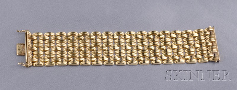 Appraisal: kt Gold Bracelet Italy the wide strap of ribbed arch