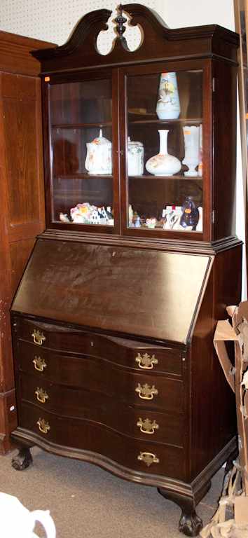 Appraisal: Federal style mahogany serpentine-front secretary bookcase Estimate - No condition