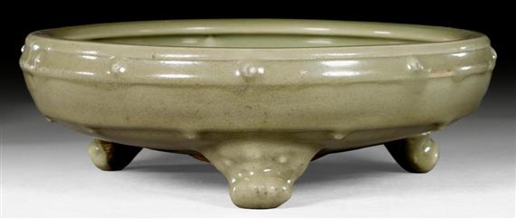 Appraisal: A CELADON GLAZED LONGQUAN THREE-FOOTED CENSER China Ming dynasty diameter