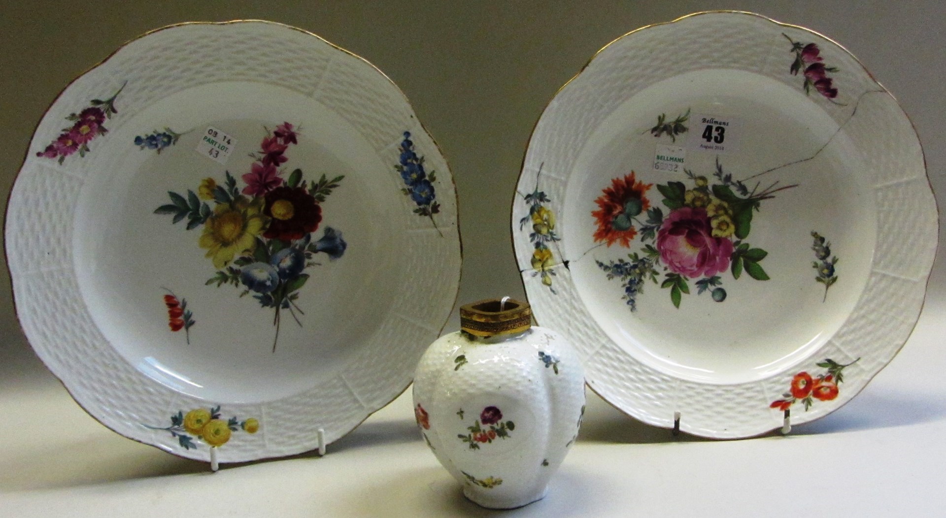 Appraisal: A Meissen porcelain tea caddy c decorated with flowers against