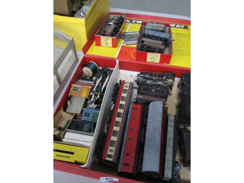 Appraisal: Lot comprising assorted model railway engines carriages buildings etc with