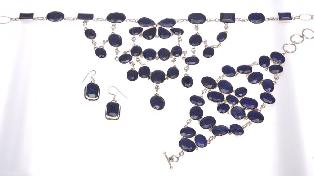 Appraisal: A SUITE OF SAPPHIRE JEWELLERY INCLUDING BRACELET NECKLACE AND EARRINGS