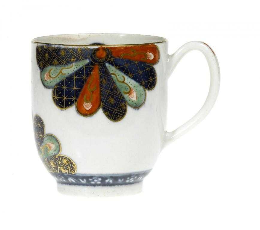 Appraisal: A WORCESTER COFFEE CUP enamelled with the Old Japan Fan