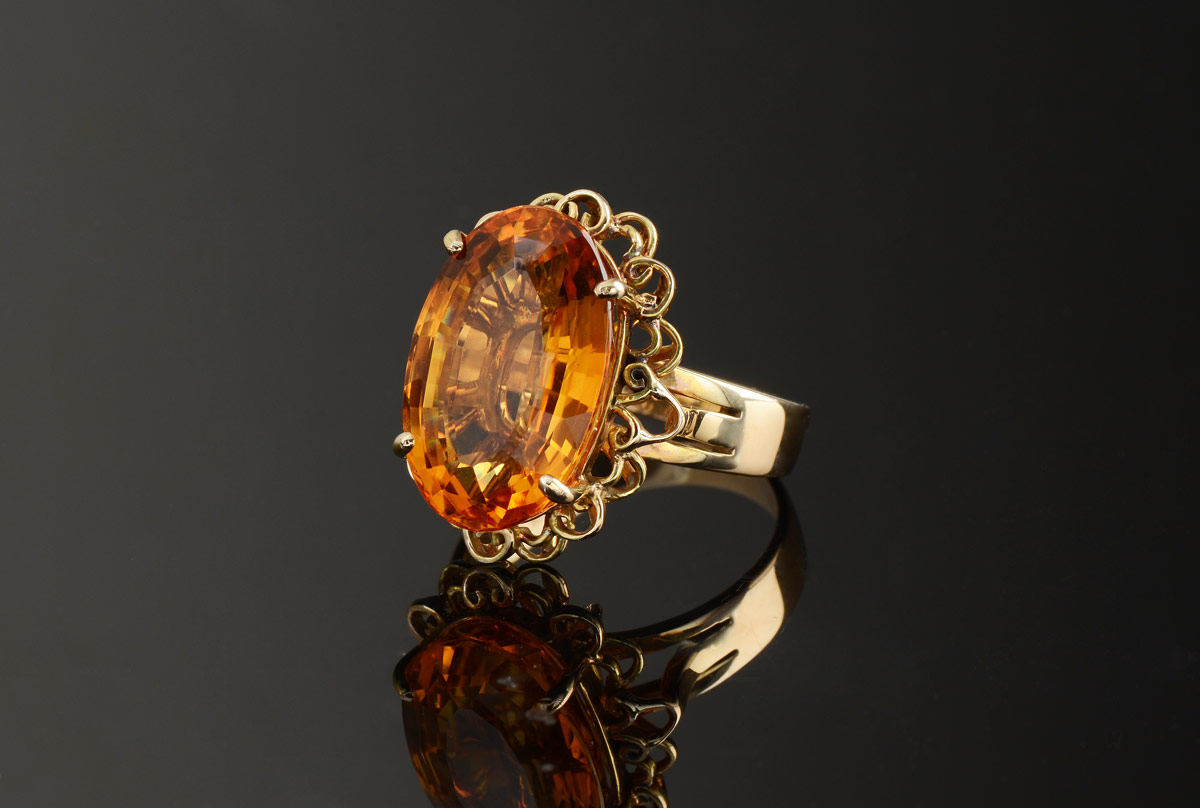 Appraisal: K CT CITRINE RING Vintage 's K yellow gold ring