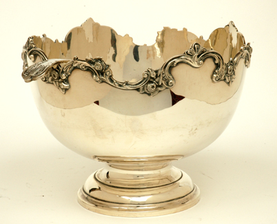 Appraisal: AN IMPRESSIVE EDWARDIAN STERLING SILVER PUNCH BOWL Maker's mark Hardy