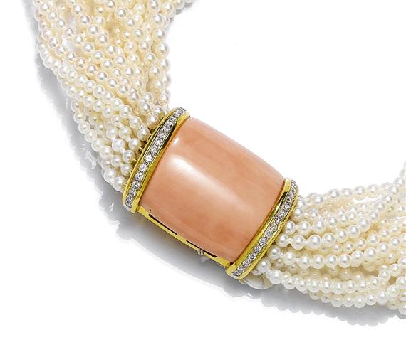 Appraisal: A PEARL CORAL AND DIAMOND NECKLACE TORSADE Yellow gold Very