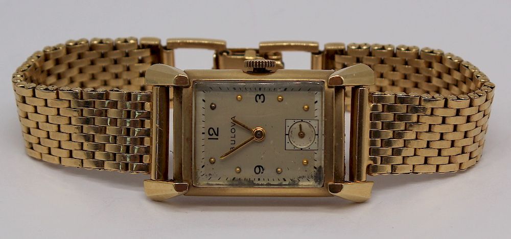 Appraisal: JEWELRY Vintage Bulova kt Gold Wrist Watch Bulova rectangular watch