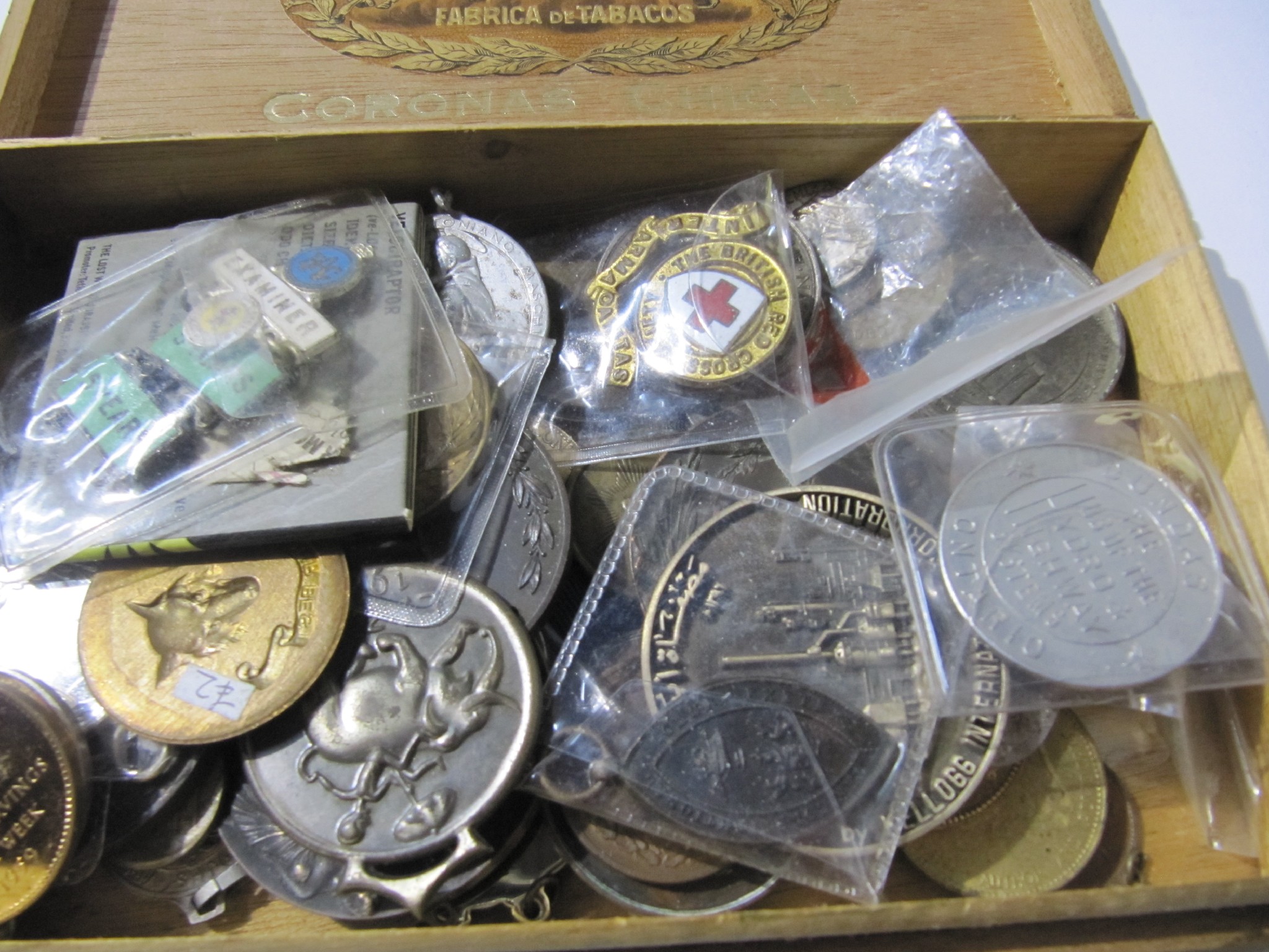 Appraisal: A box of assorted medallions coins and a Cook Island