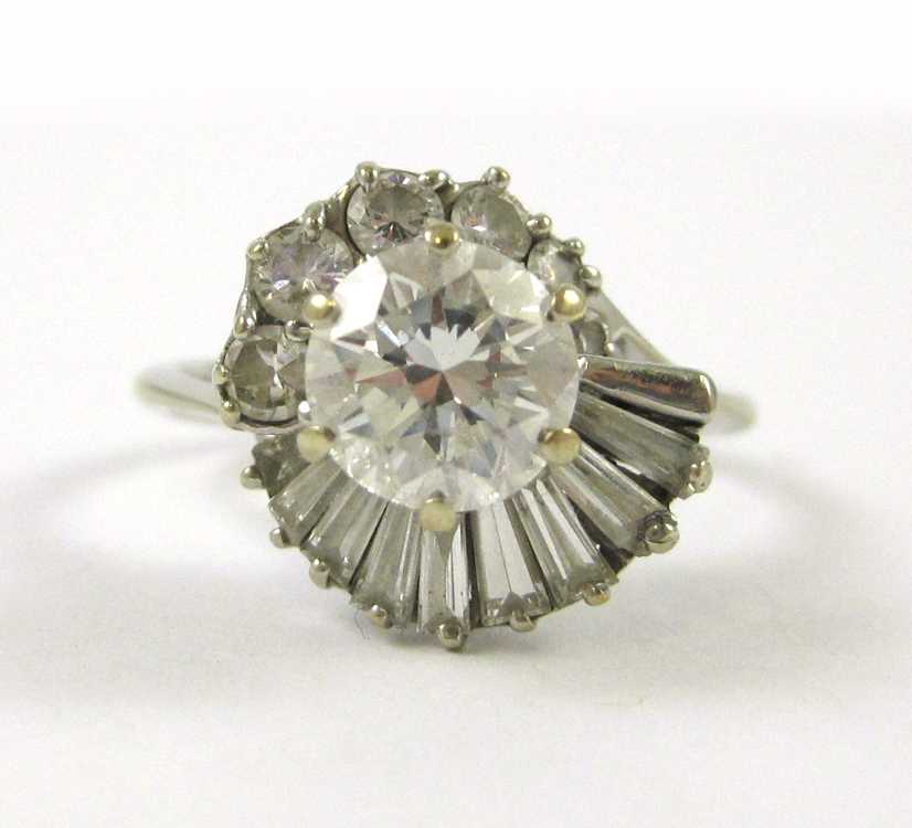 Appraisal: ESTATE DIAMOND AND EIGHTEEN KARAT WHITE GOLD RING with six