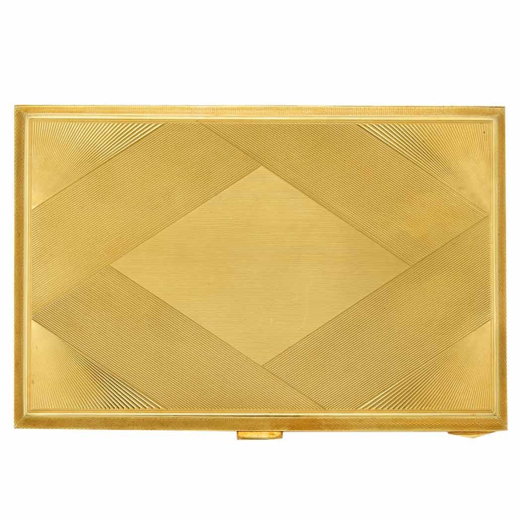 Appraisal: Gold Cigarette Case Calibre-cut synthetic sapphire thumbpiece ap dwts x